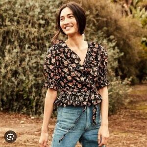 Doen viola floral wrap top. Size s